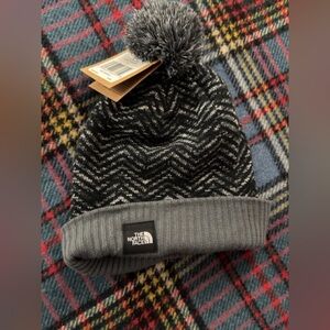 NWT Youth One Size Chevron Pom Beanie
